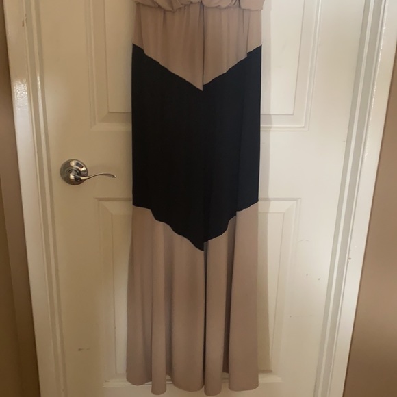 Long halter dress, size 6. - Picture 4 of 4